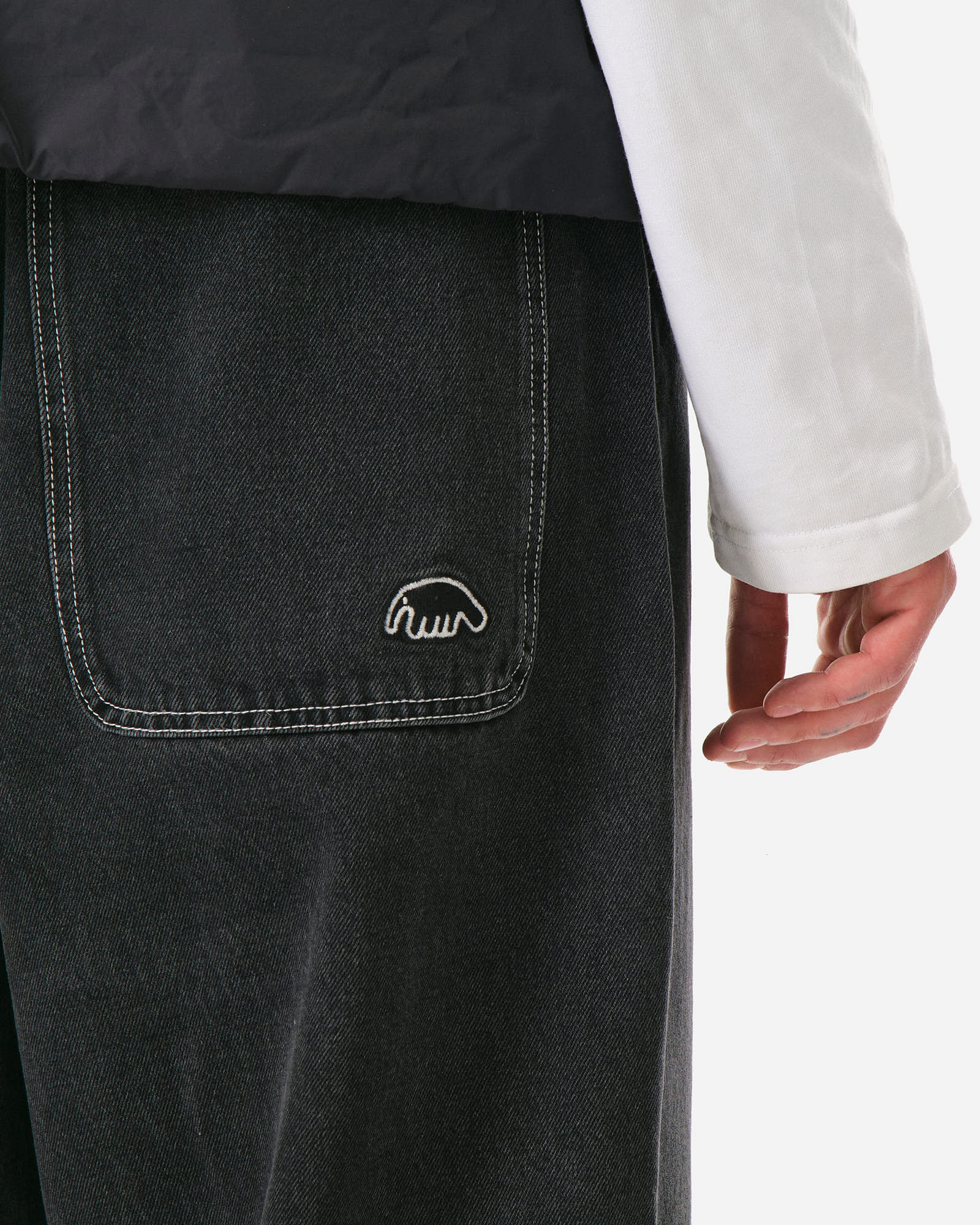 Anteater Simple Baggy Jeans