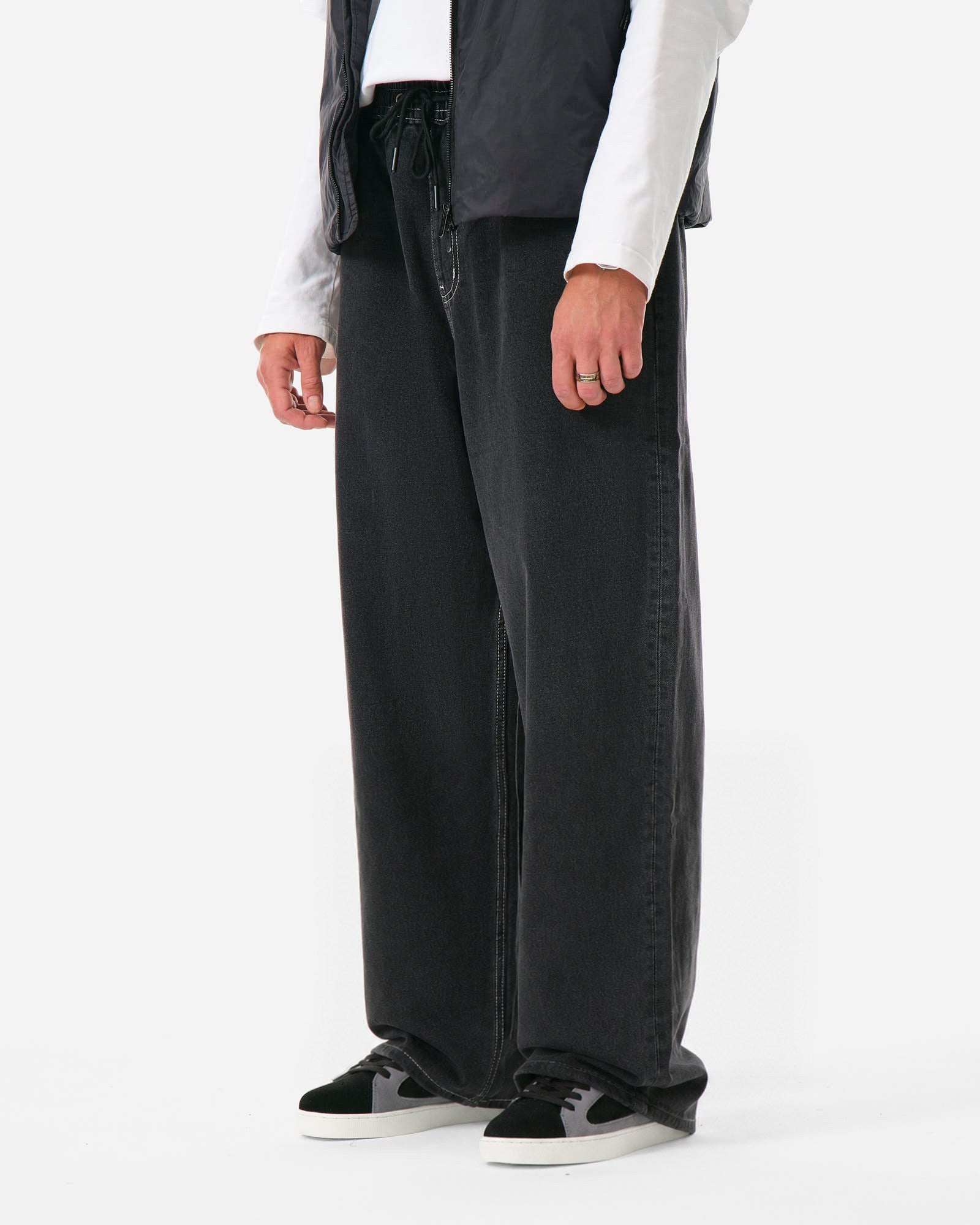 Anteater Simple Baggy Jeans